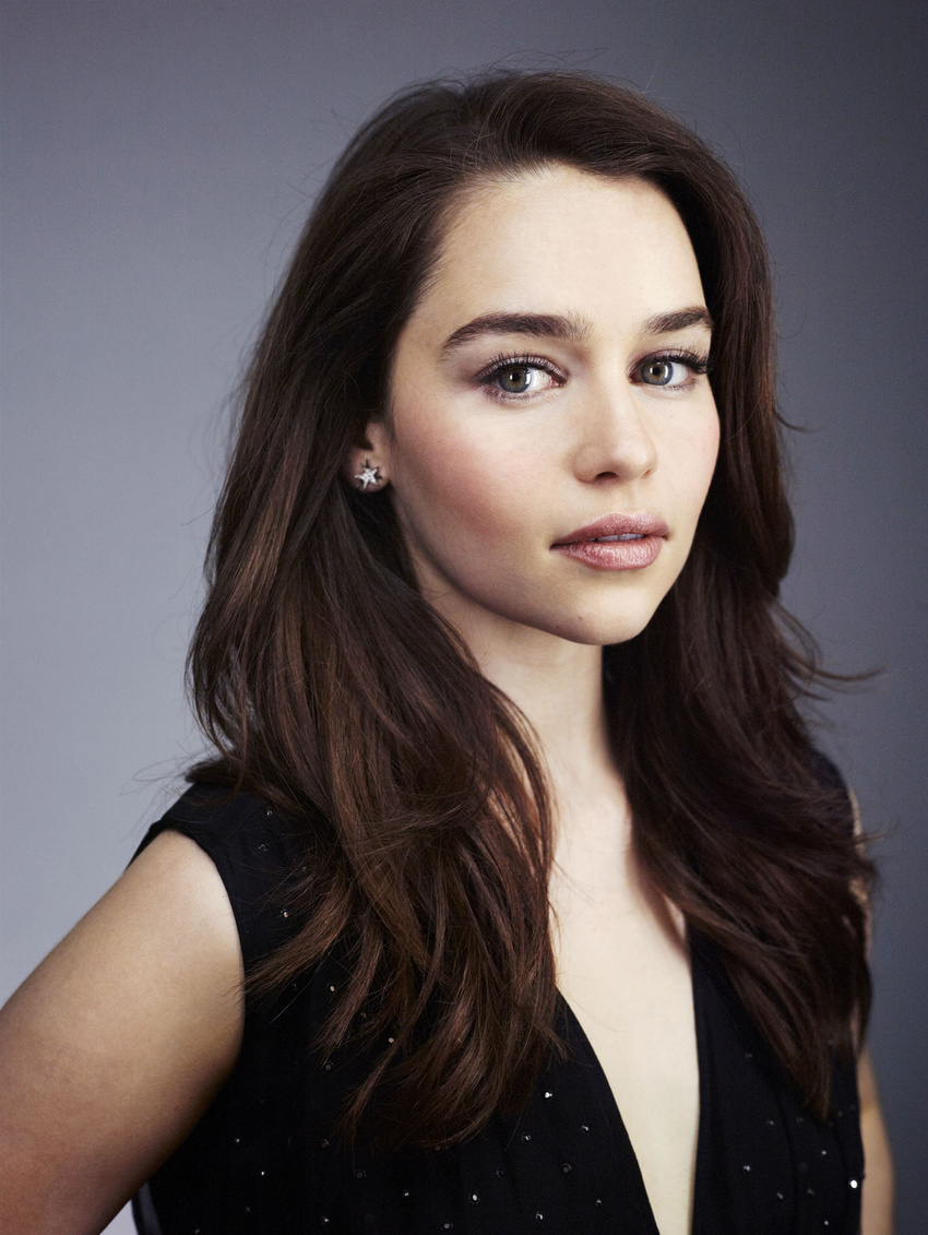 Emilia-Clarke-emilia-clarke-35315138-850-1131.jpg